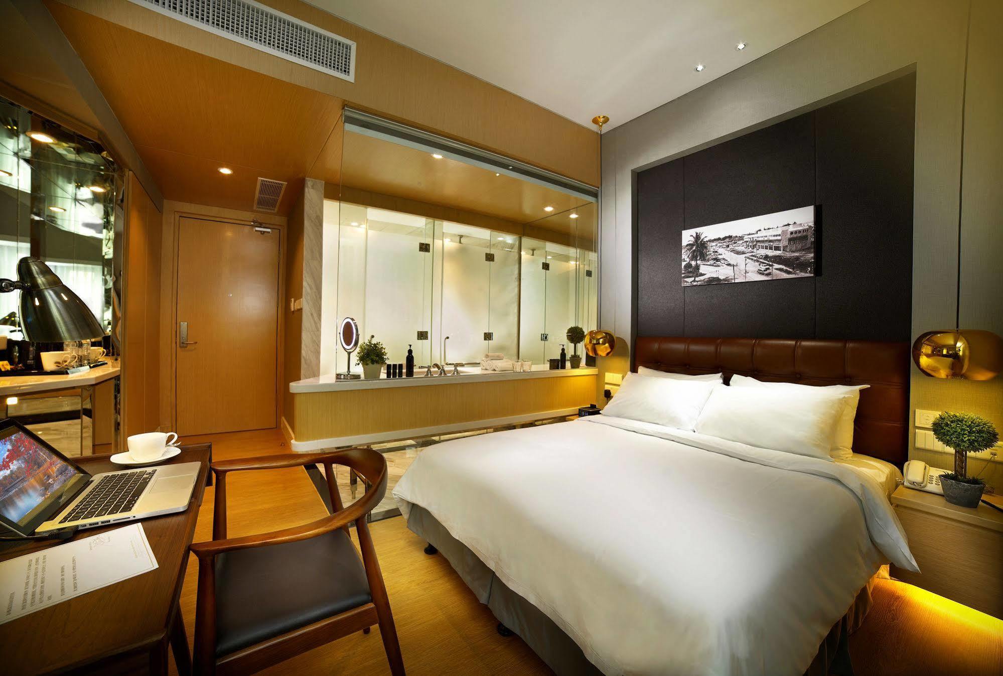 Kingwood Boutique Hotel Miri Esterno foto